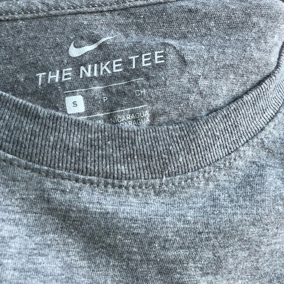 Nike Tshirt Oak Hill Small - Picture 2 of 3